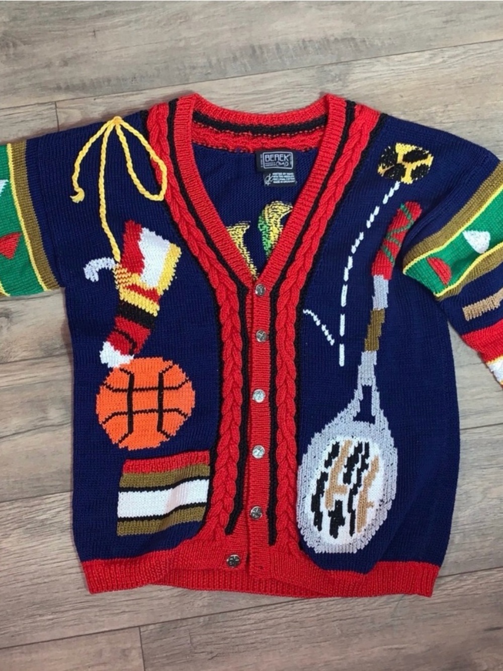 Vintage Berek Women's L Cotton Cable-Knit
V-Neck Button Sports Cardigan
Sweater